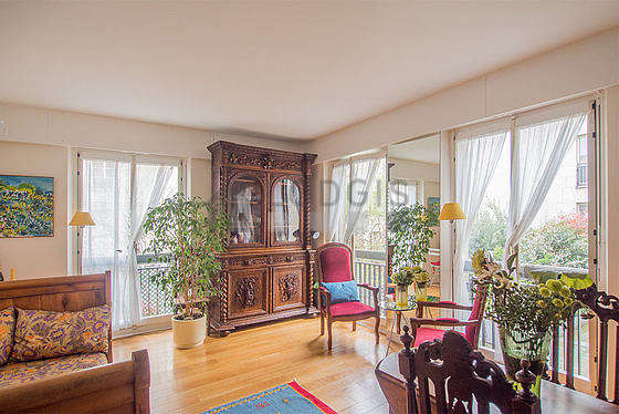 Paris Le Marais Rue Du Parc Royal Monthly Furnished Rental 1 Apartment Paris 3 Living Room